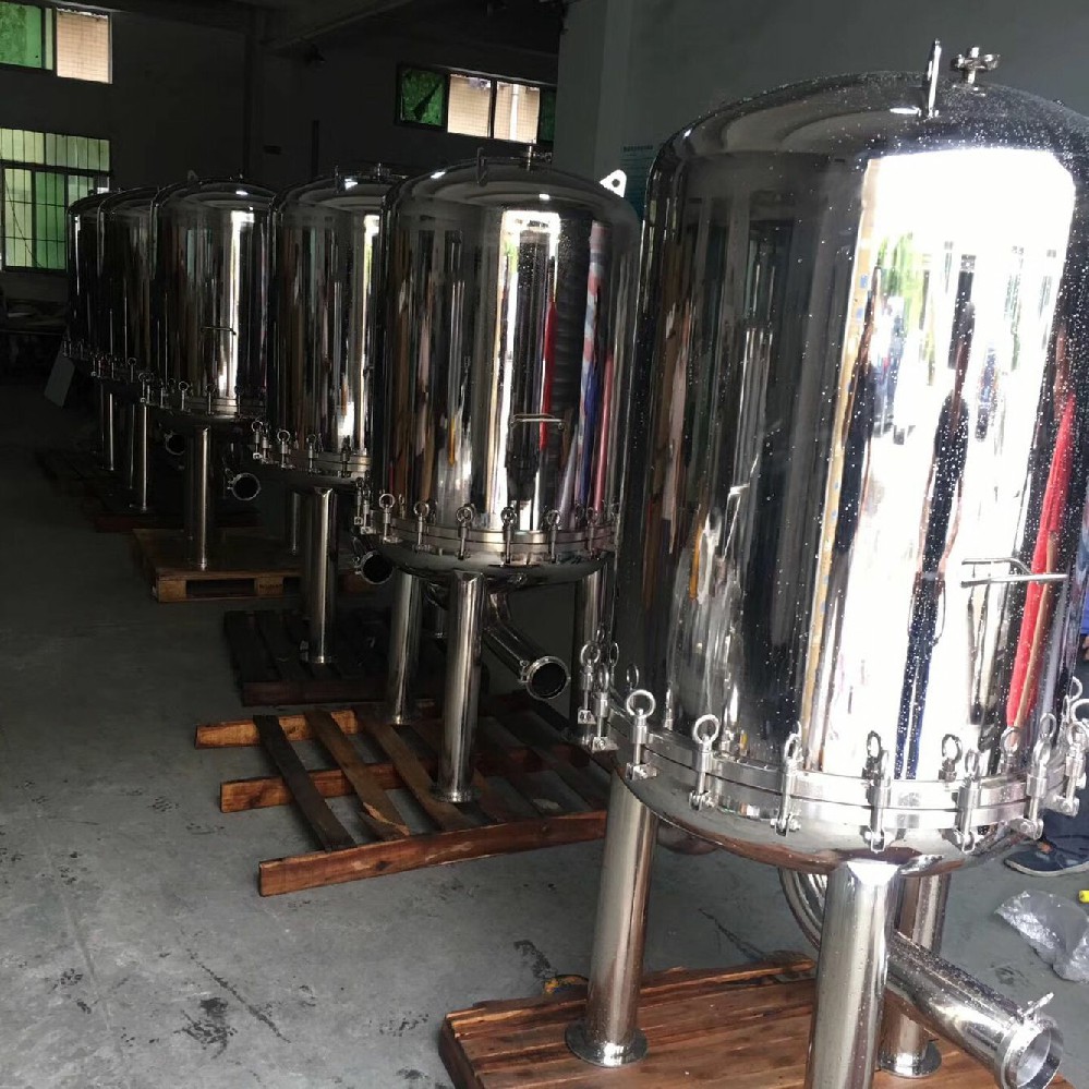 仿玻璃鋼過濾器進(jìn)水濁度要求是什么？